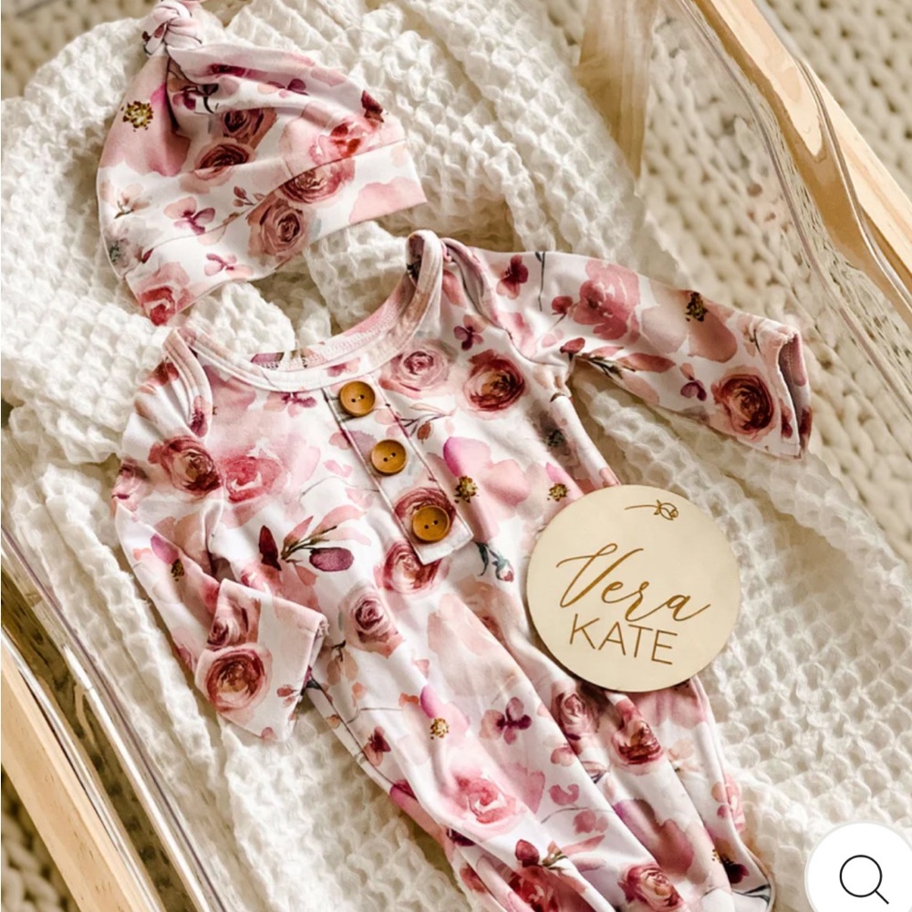 Caden Lane ROSIE'S ROSE GARDEN 0-3 month BABY KNOT GOWN